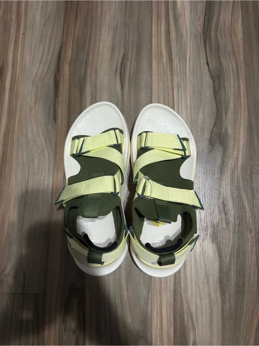 Teva Aventrail Hiking Sandals Pesto Green Mens Size 9 New